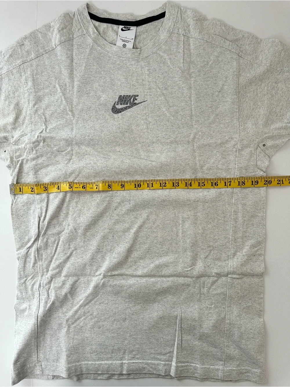 Nike Men’s Gray T-Shirt